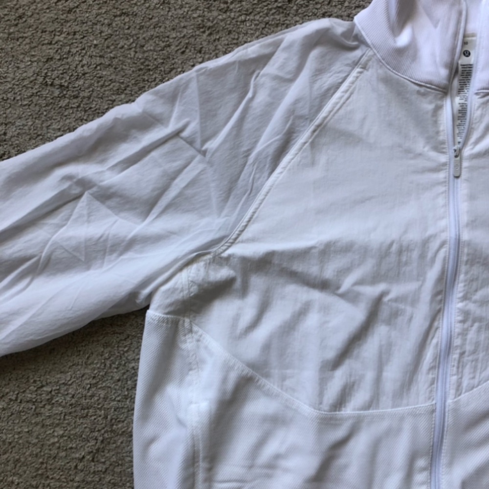 LULULEMON Jacket.NWOT. - Picture 5 of 12